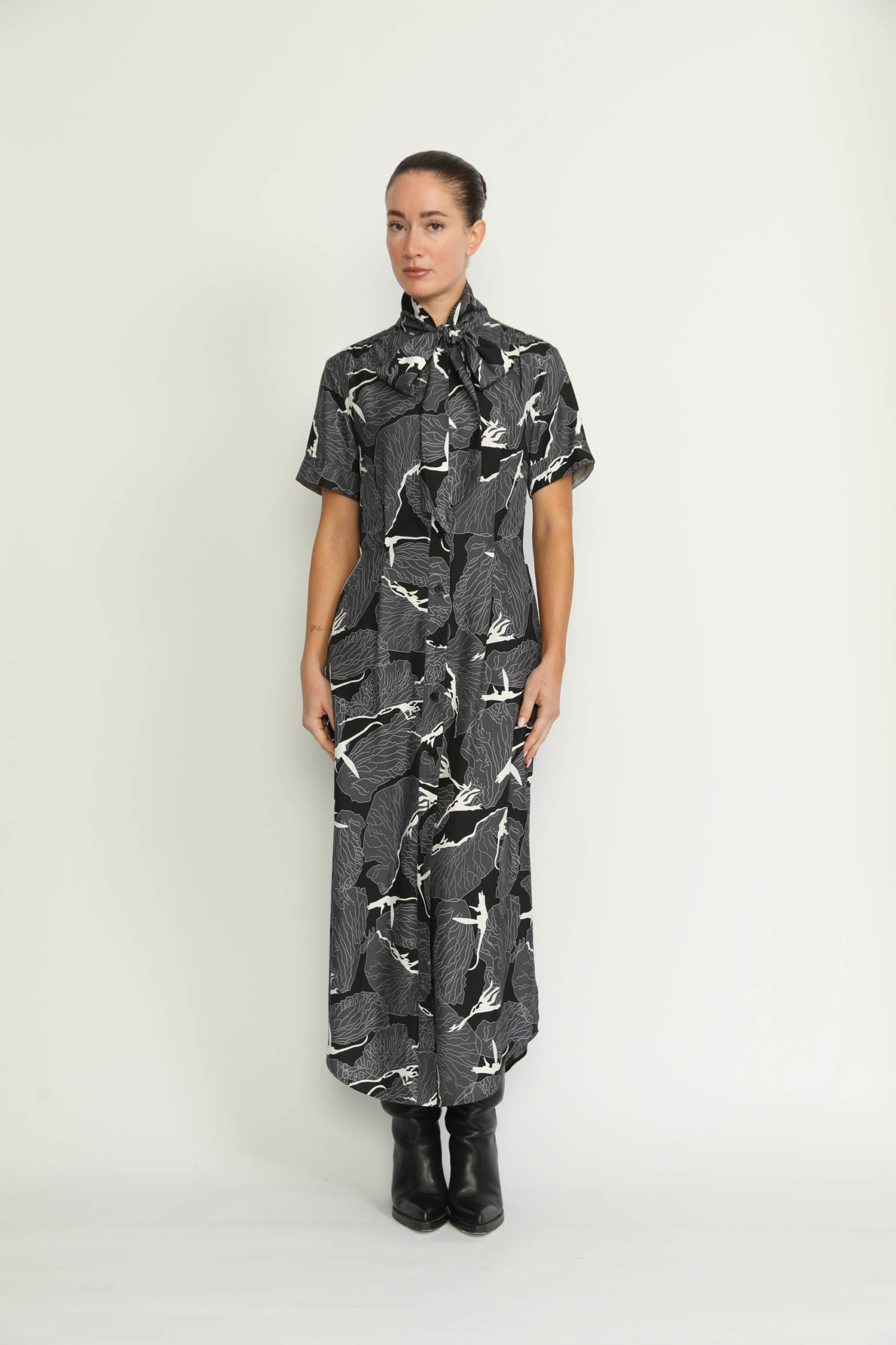Port Dress – Port Relaxed Maxi Dress in Black Petal Print