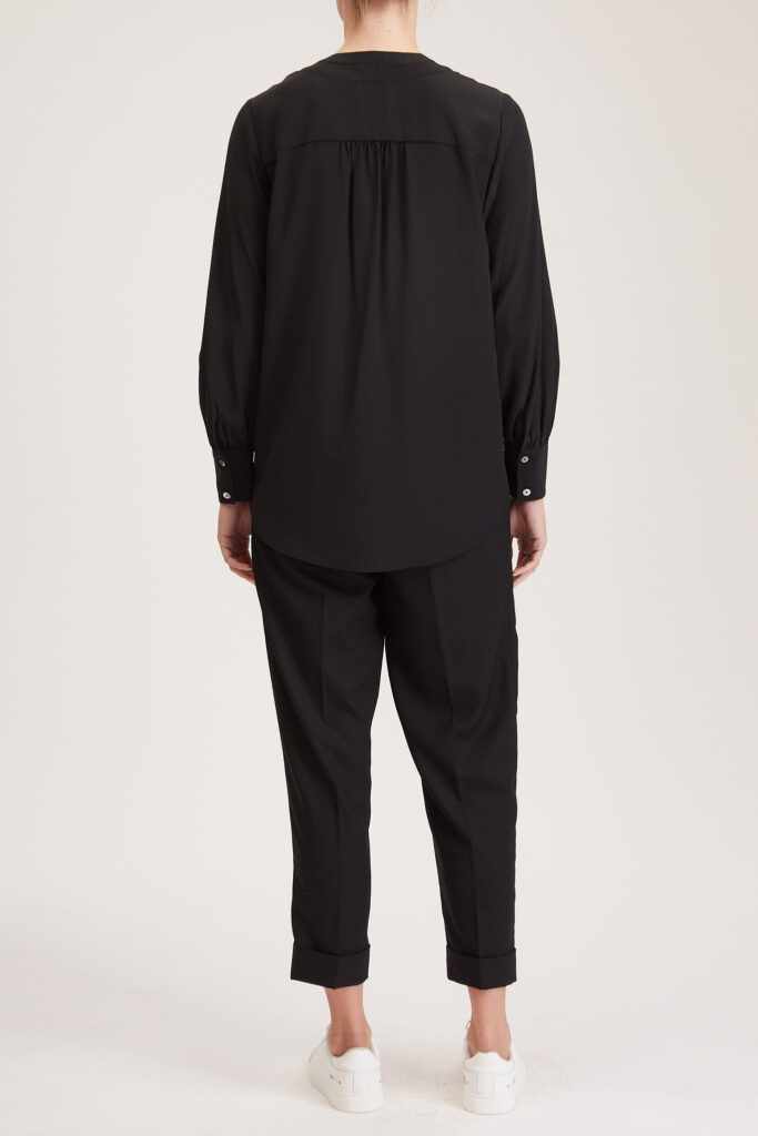 Canterbury Blouse – Silk V-neck blouse in black silk crepe de chine24934