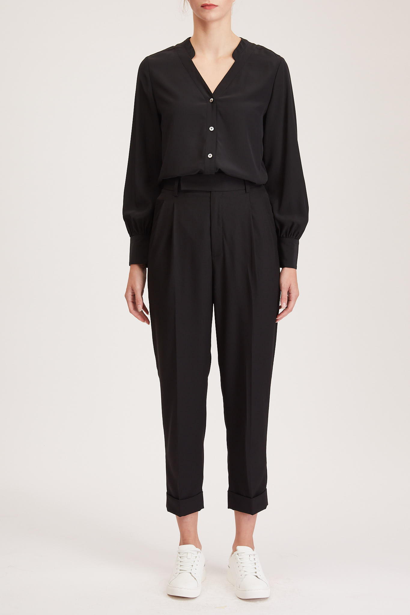 Canterbury Blouse – Silk V-neck blouse in black silk crepe de chine