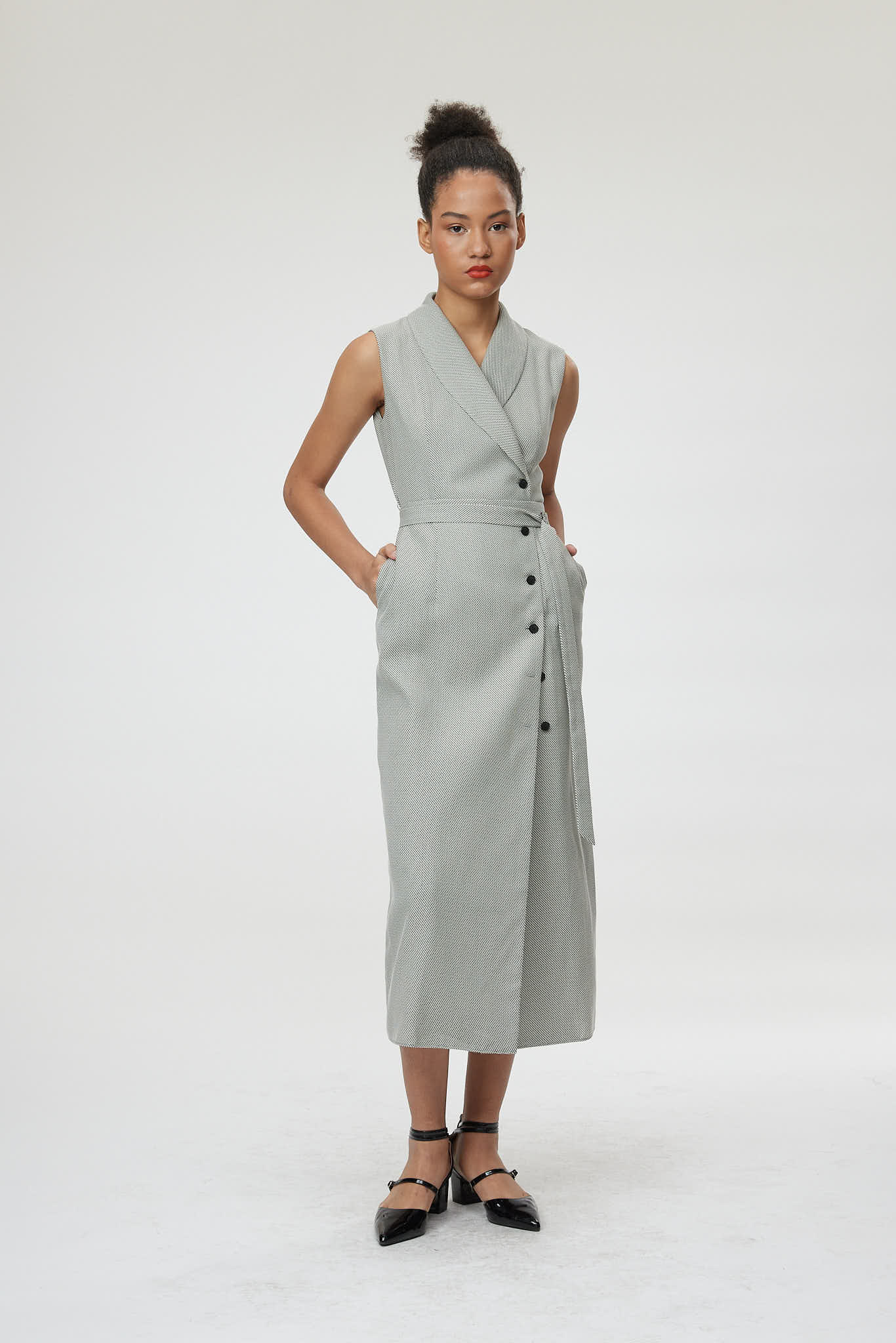 Genoa Dress – Maxi wrap dress in black & white