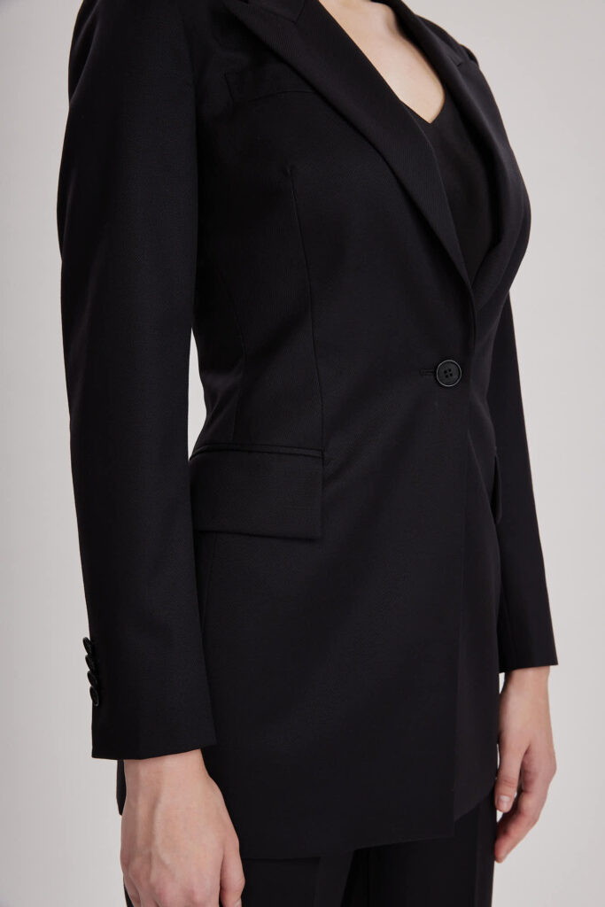 Broxbourne Jacket – Single breasted fitted jacket in black wool24971