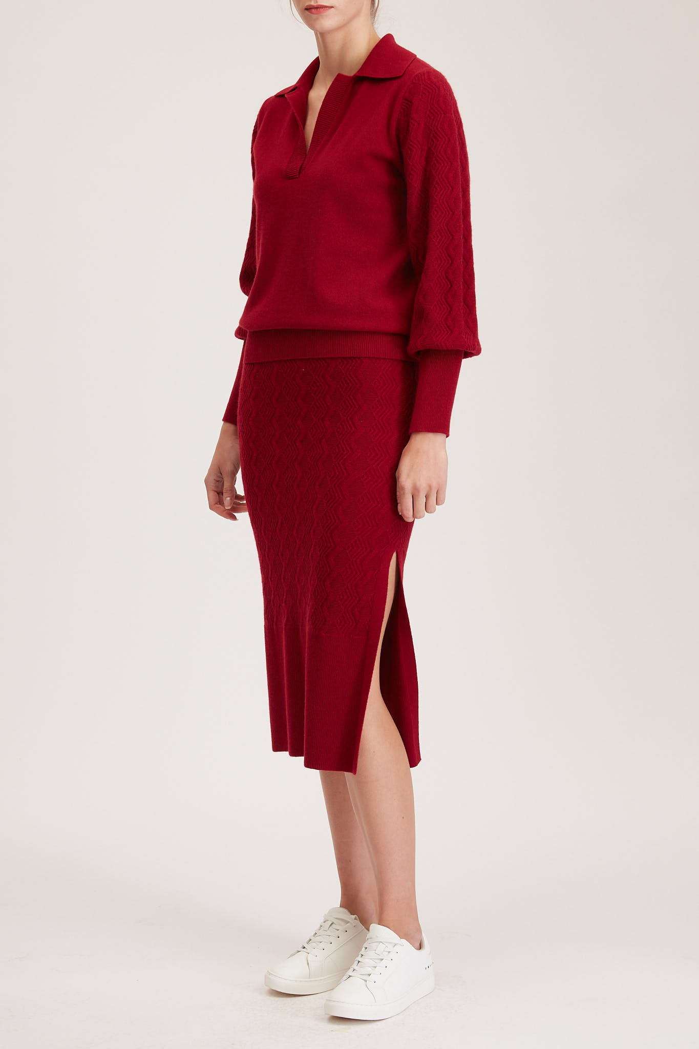 Rouen Knit Skirt – Knitted pencil skirt with side slit in red wine cashmere