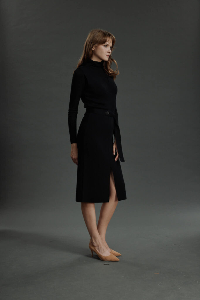 Porto Knit Dress – Knit V-neck dress in black25443