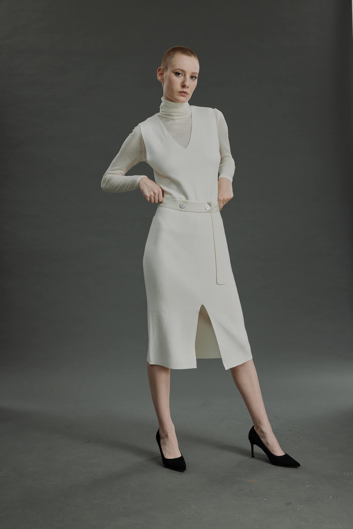 Porto Knit Dress – Knit V-neck dress in black white0