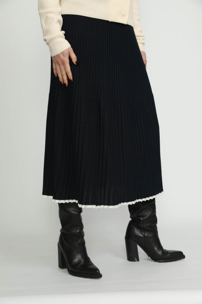 Altdorf Skirt – Altdorf Navy Blue Pleated Knit Skirt26082
