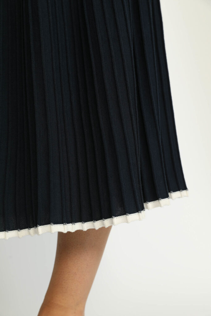 Altdorf Skirt – Altdorf Navy Blue Pleated Knit Skirt26081