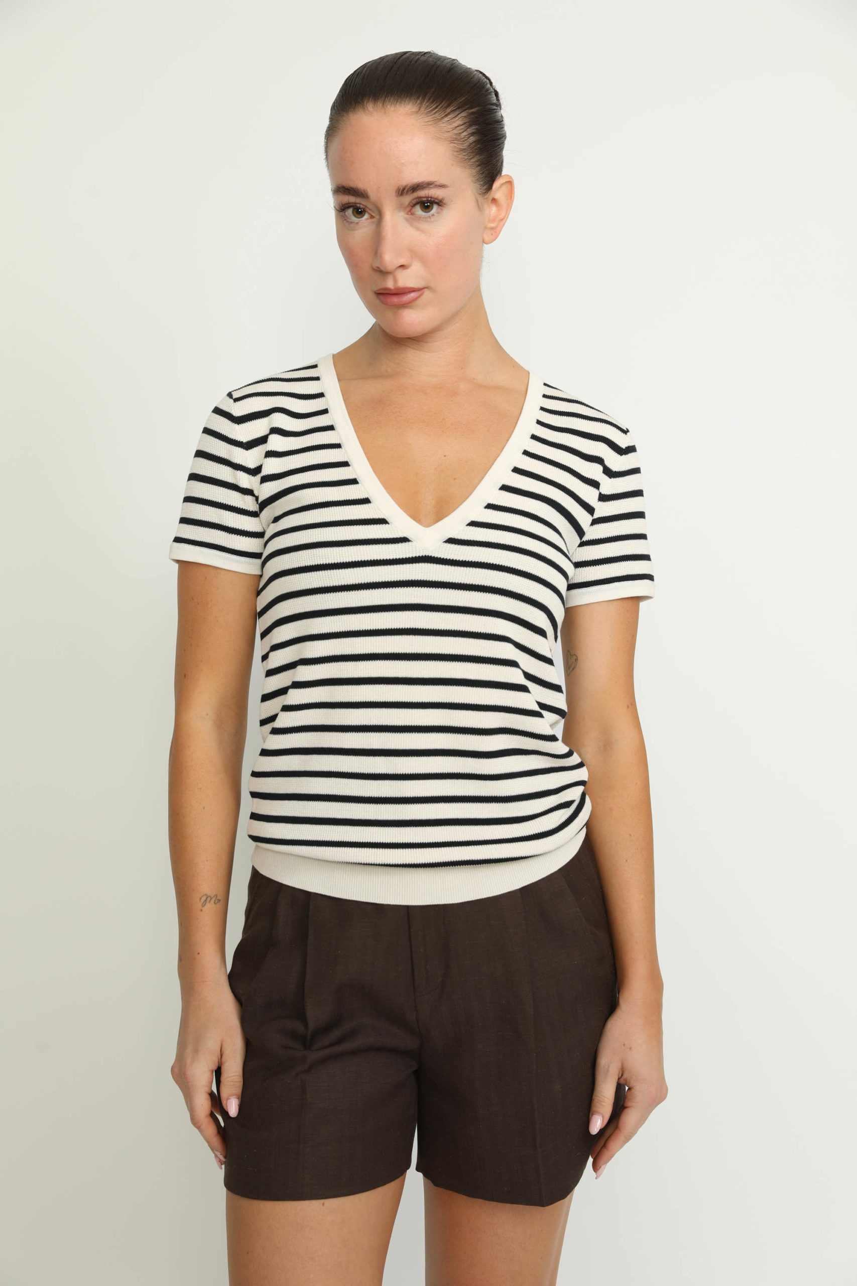 Pisa – Pisa V-neck T-shirt in Navy/ White Stripe0