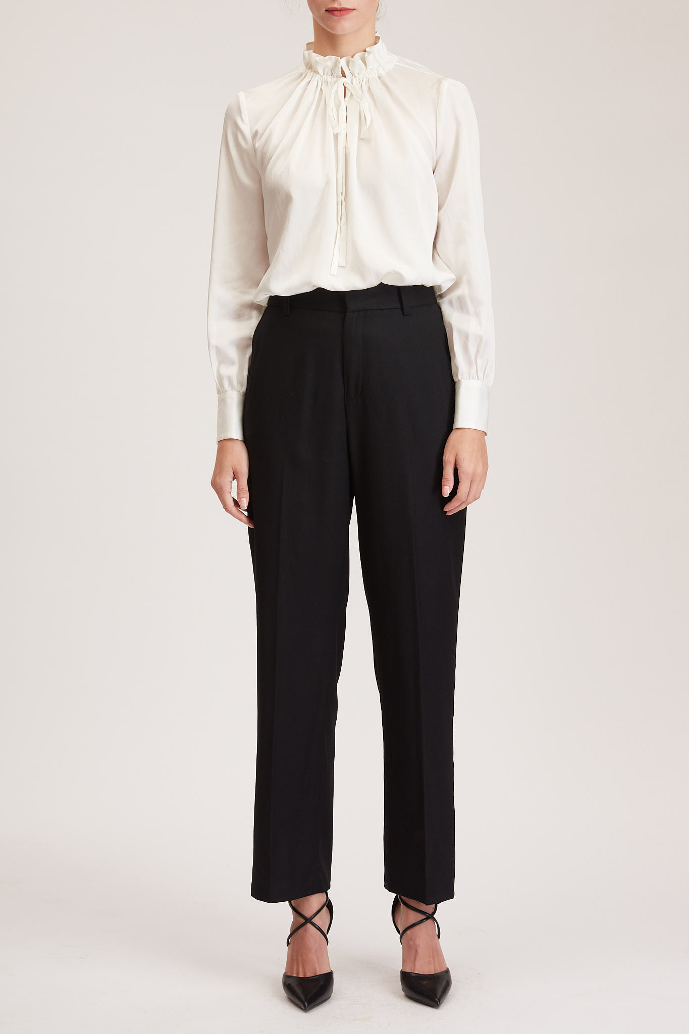 Manchester Trouser – High-waisted cropped trousers in plain black wool0
