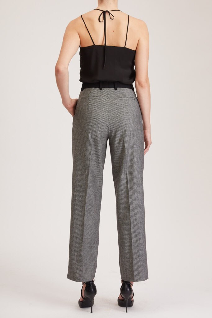 Manchester Trouser – High-waisted cropped trousers in black houndstooth24889