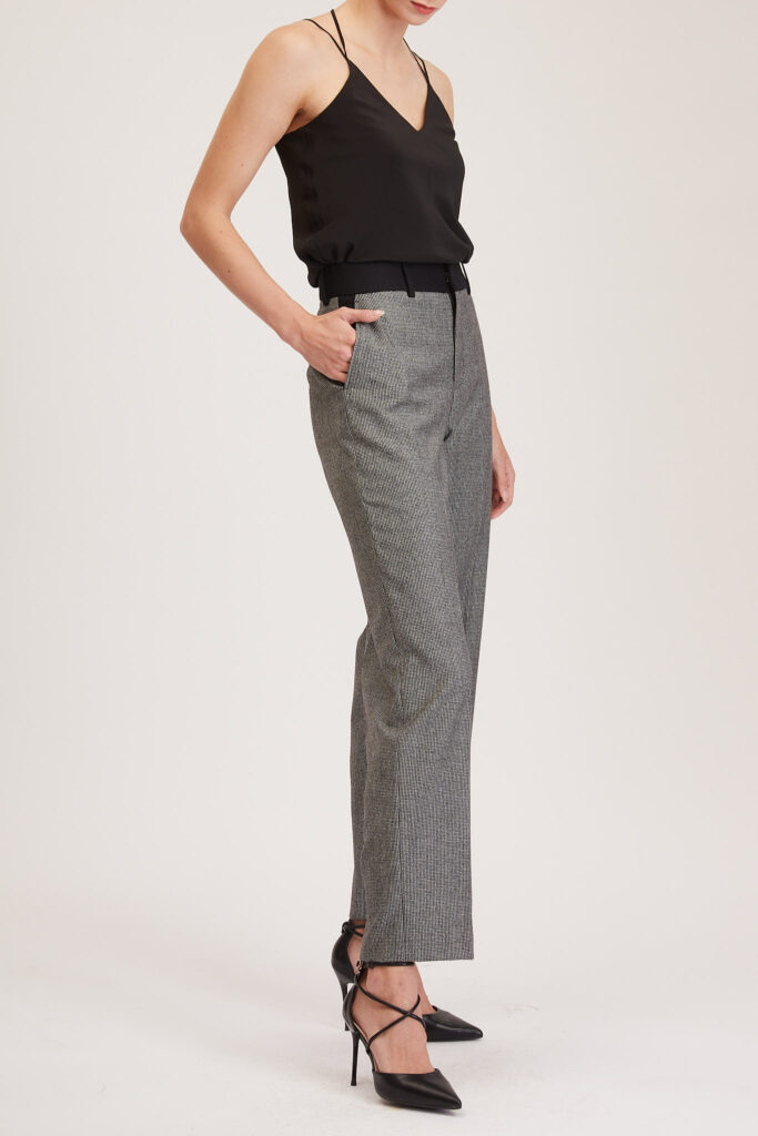 Manchester Trouser – High-waisted cropped trousers in black houndstooth24887