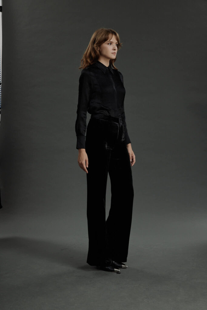 Bordeaux- Limited Edition Trousers – Flared trousers in black velvet25515