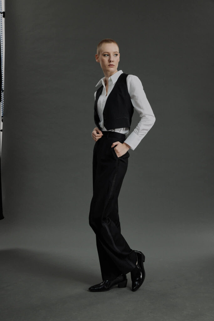 Elvas – Limited Edition Trousers – Narrow leg trousers in black25520