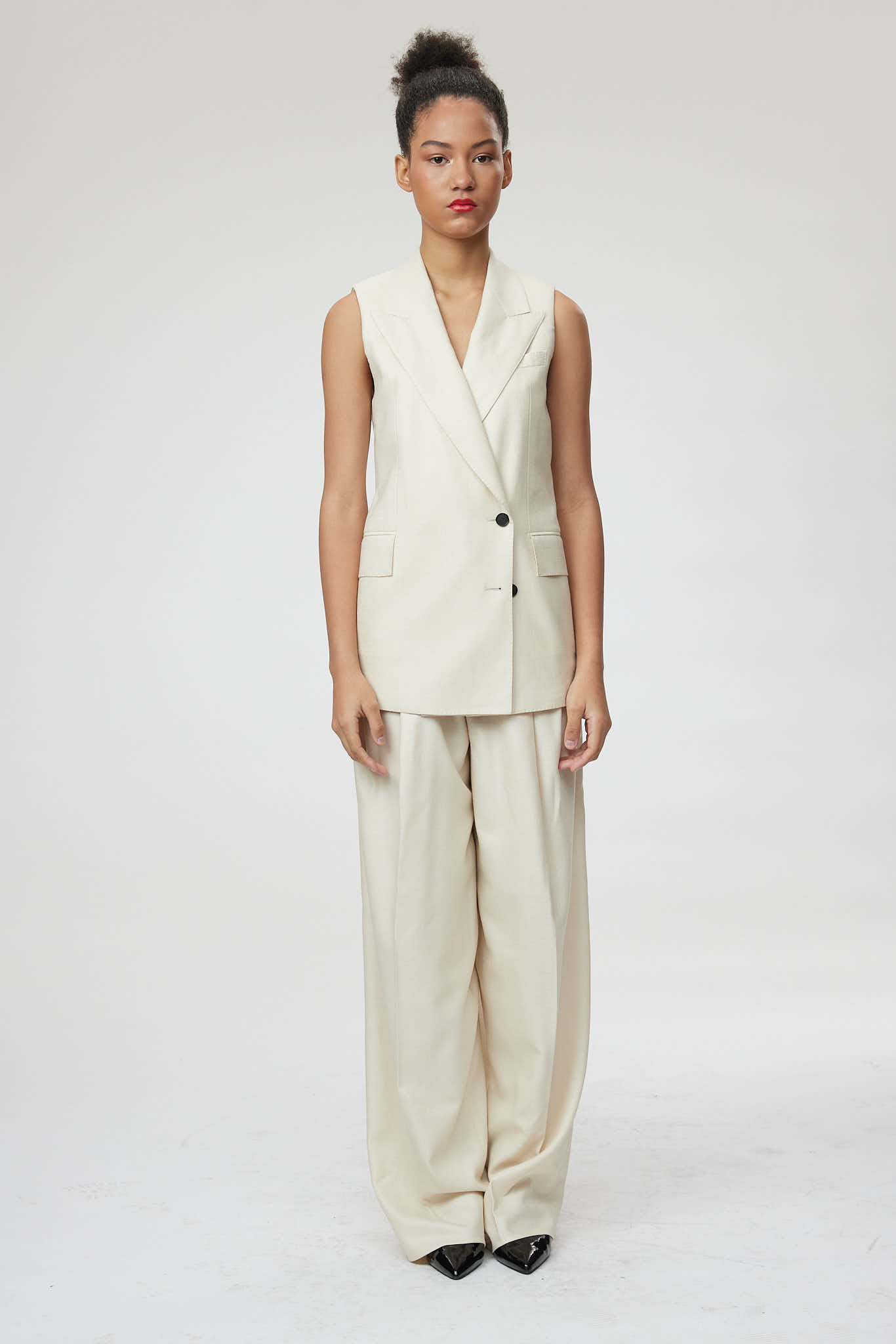 Naples Waistcoat – Loose fit sleeveless waistcoat in off white0