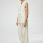 Naples Waistcoat – Loose fit sleeveless waistcoat in off white25038