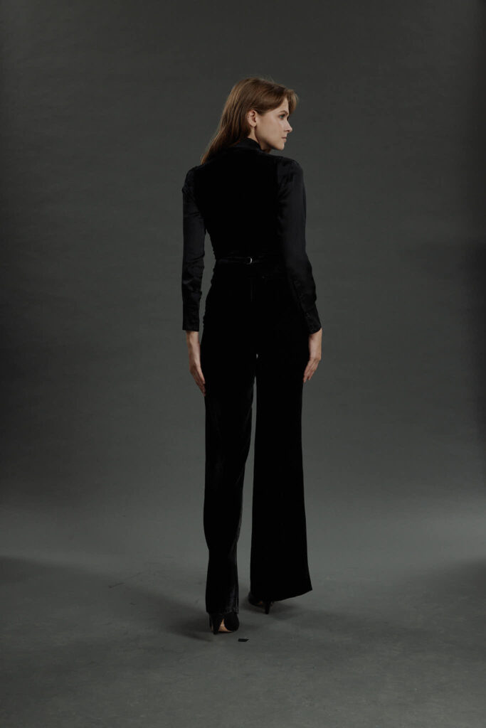 Maia – Limited Edition Waistcoat – Waistcoat in black velvet25533