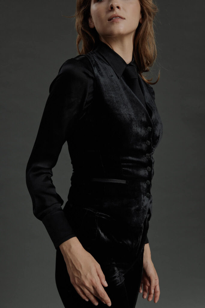 Maia – Limited Edition Waistcoat – Waistcoat in black velvet25534